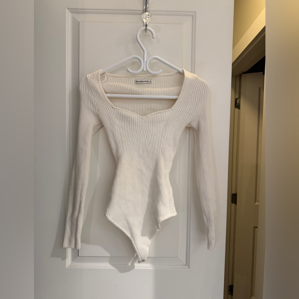 Abercrombie & Fitch Ribbed Sweetheart Sweater Bodysuit - Cream